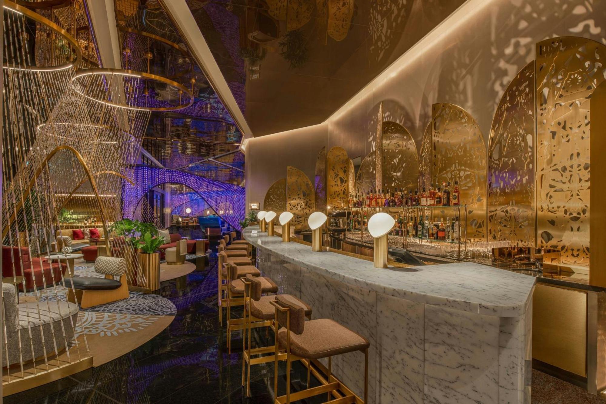 W Macau - Studio City Exterior foto The bar at the lobby